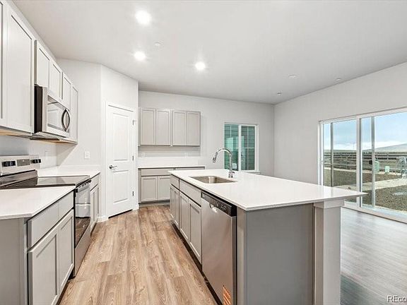 5th image of 9390 Ceylon Street
