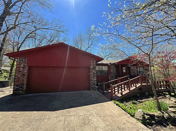 2200 Woodland Ln, Tahlequah, OK 74464