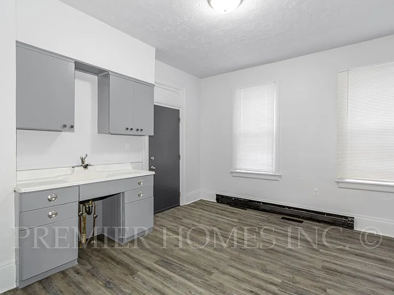 3390 State St NE — Photo 5