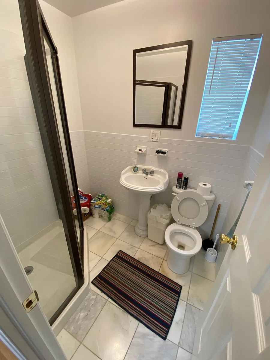 Building Photo - 1818 Bath Ave #1