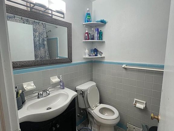 5th image of 2822 Rawle St