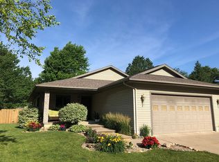 321 6th St SE, Hampton, IA 50441