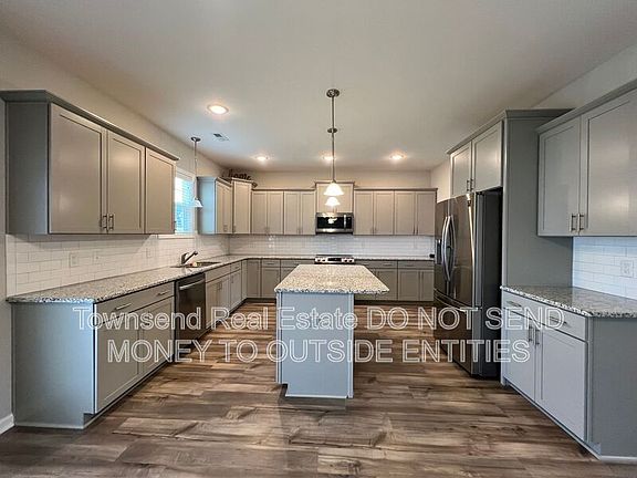 5th image of 114 Prescott St