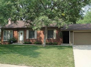 2833 SW Hillcrest Rd, Topeka, KS 66614