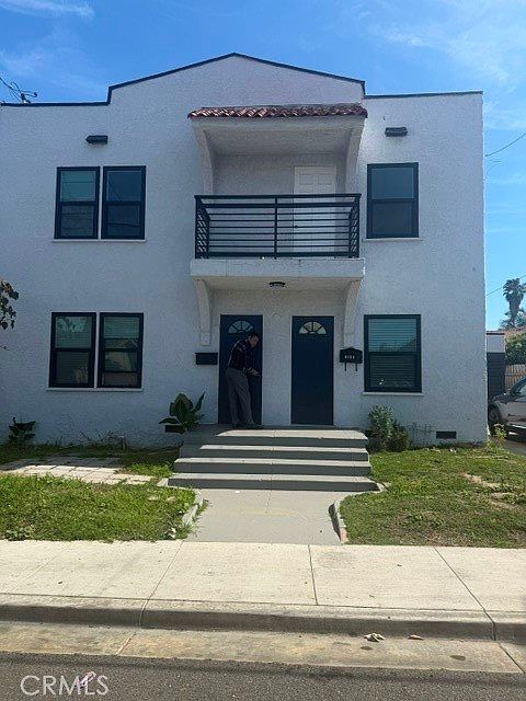 1st image of 1040 N Almond Ct