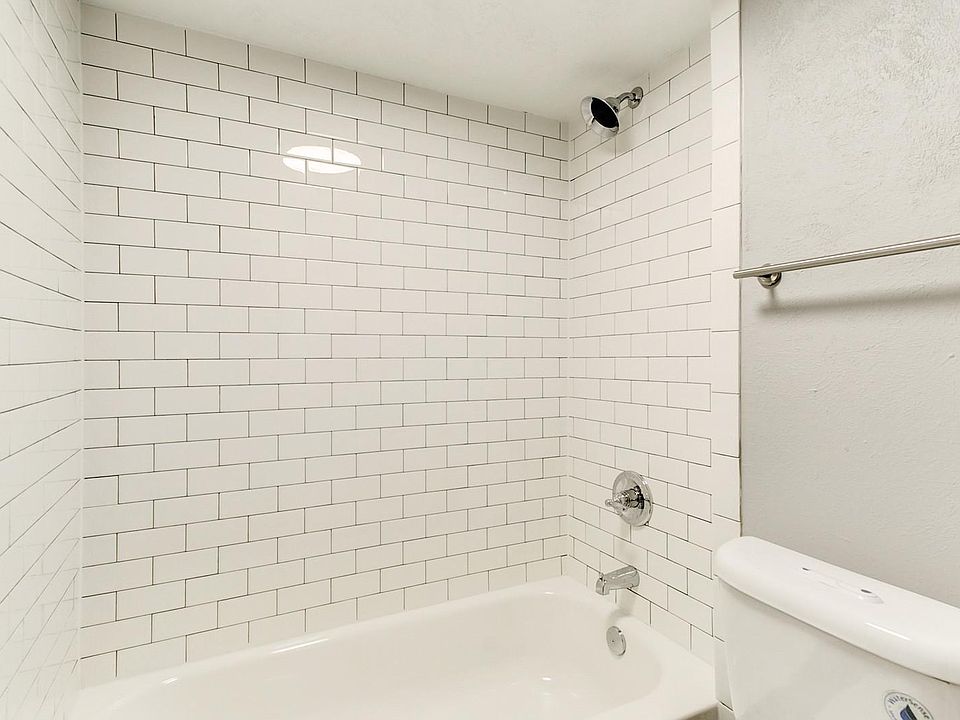1st image of 2200 W Lowden St APT 3