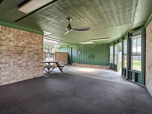 2nd image of 2016 Briar Ln