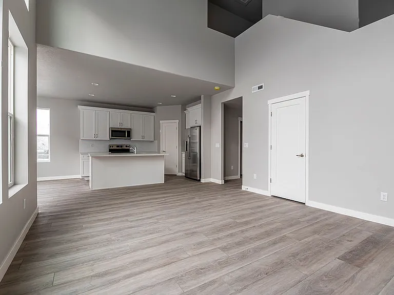 712 E Zekes Ct — Photo 6