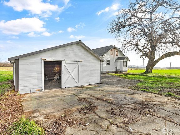 3rd image of 5059 Ferndale Road