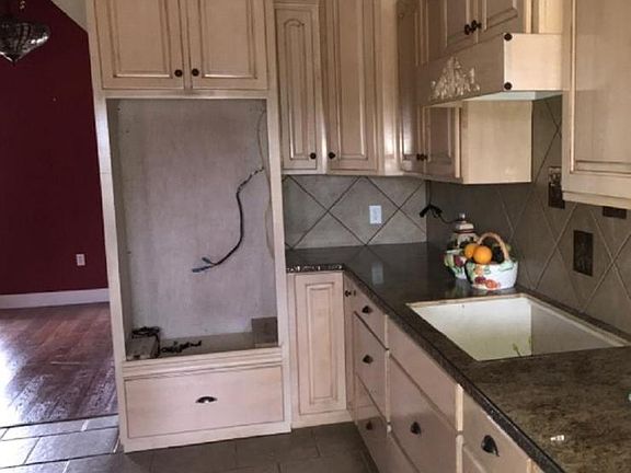 4th image of 24 Fortenberry Dr