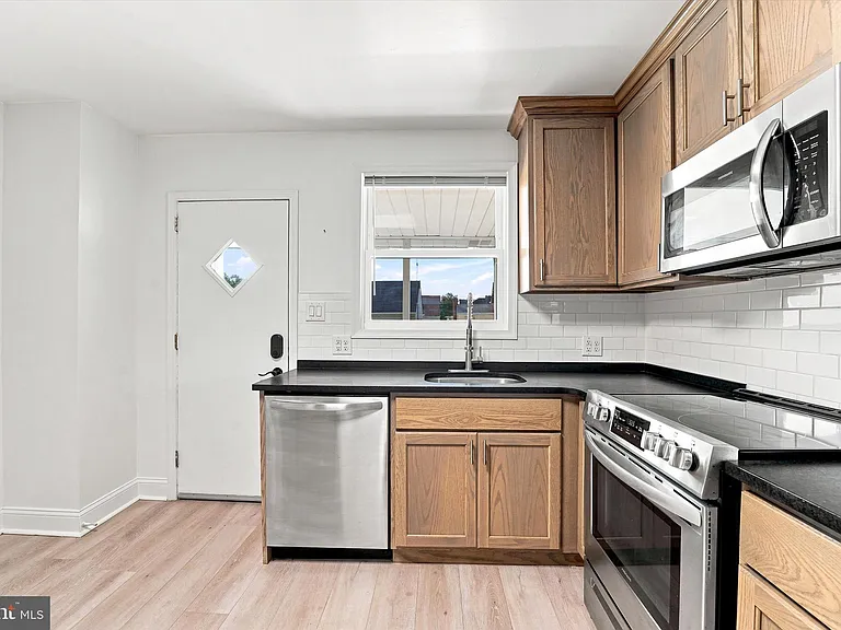 703 Media Pkwy — Photo 4