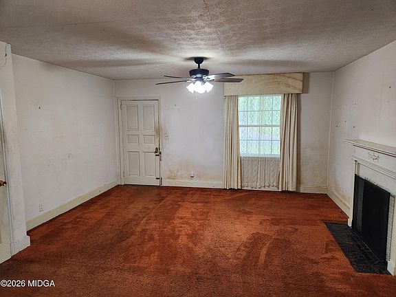 5th image of 3760 Vineville Ave