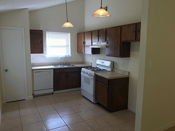 3rd image of 10731 Kentington Oak Dr