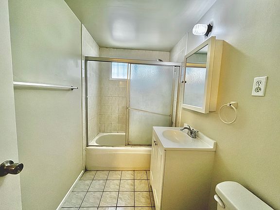 3rd image of 15745 Walbrook Dr