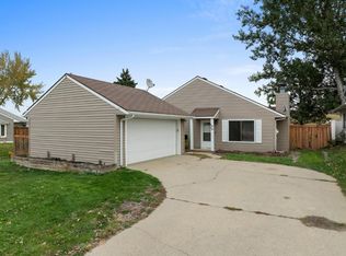 1416 Cottonwood Ave, Minot, ND 58701