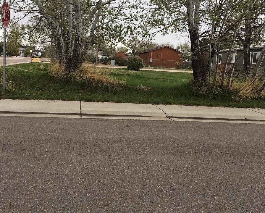 1st image of 262 Dahlia St