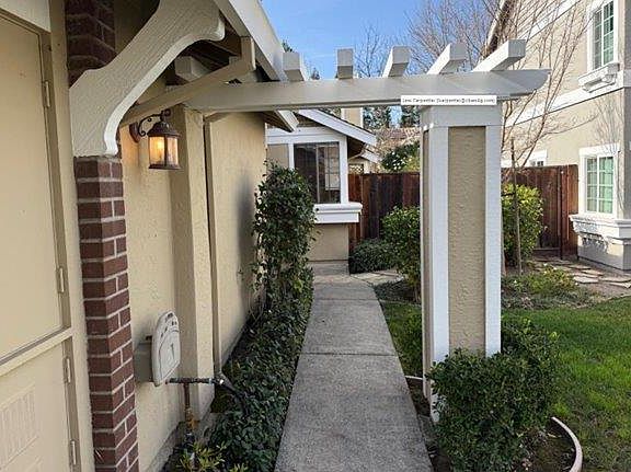2nd image of 40 Rainbow Cir