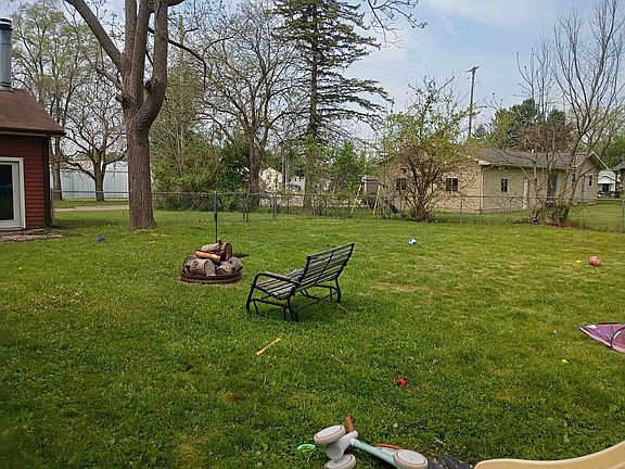 3rd image of 11440 Industrial St