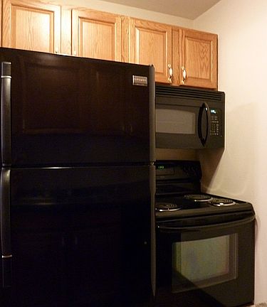 4th image of 7 Muriel Ct APT E