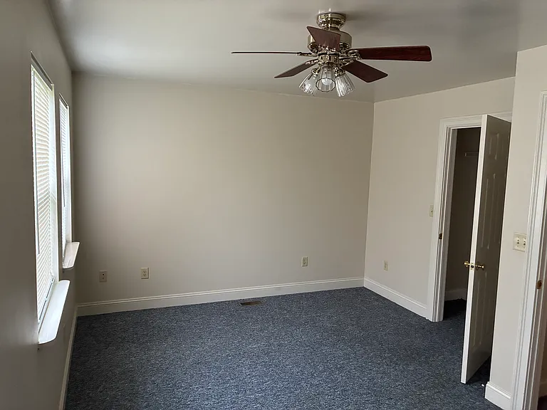 61 N Clinton St #B — Photo 10