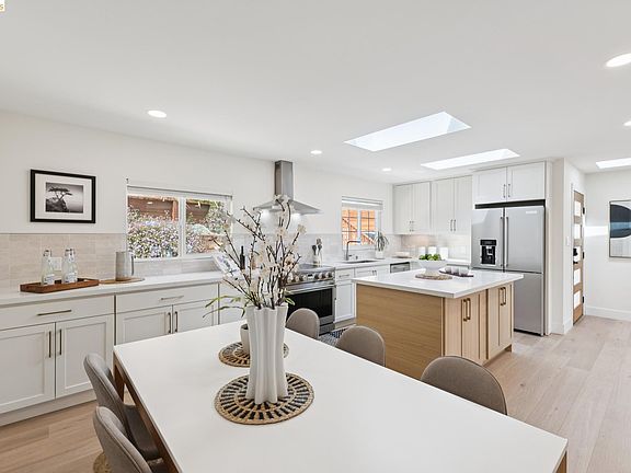 3rd image of 24 Somerset Rd