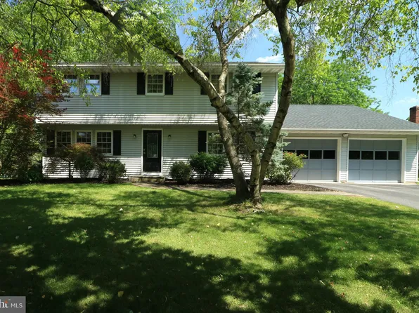 872 Bayberry Dr, State College, PA 16801