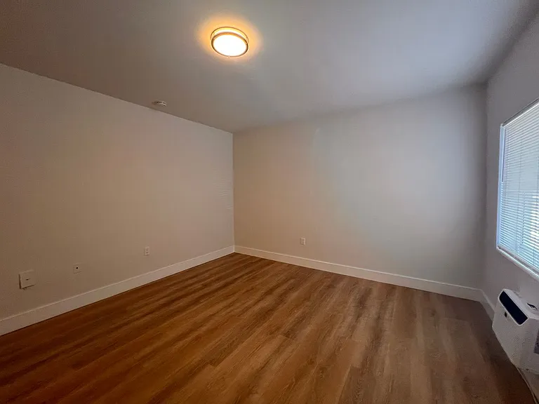 1410 SW 37th Ave — Photo 10