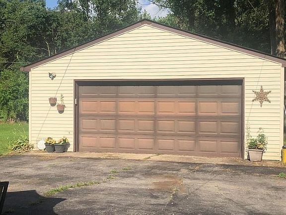 2nd image of 2113 Woodview Dr