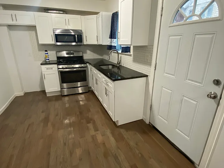 32 Dickerson St #1 — Photo 6