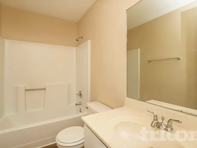 604 Cedar Creek Dr — Photo 14