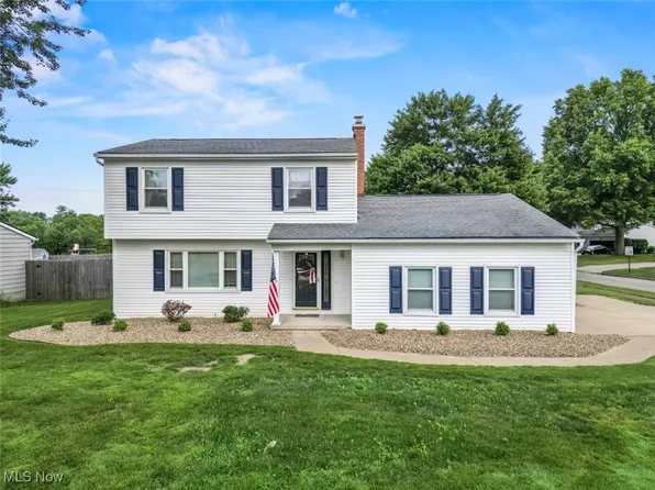 450 Garden Valley Dr, Youngstown, OH 44512