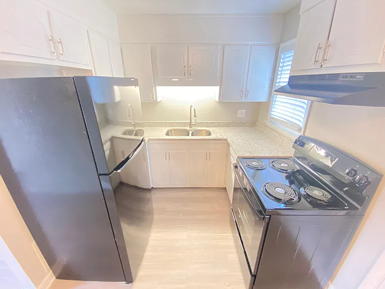 800 Oakwood Villa Dr — Photo 5
