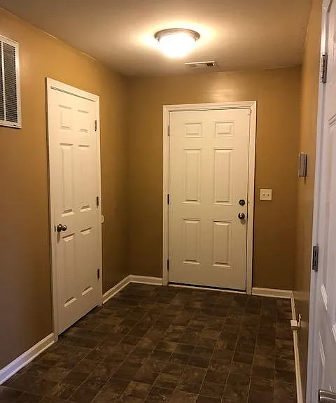 16 Miller Pond Rd — Photo 6