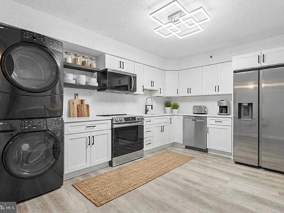 3rd image of 3709 S George Mason Dr APT 203E