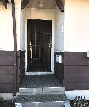 3rd image of 15615 S Lorella Ave