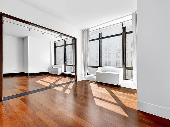4th image of 40 Broad St APT 19B