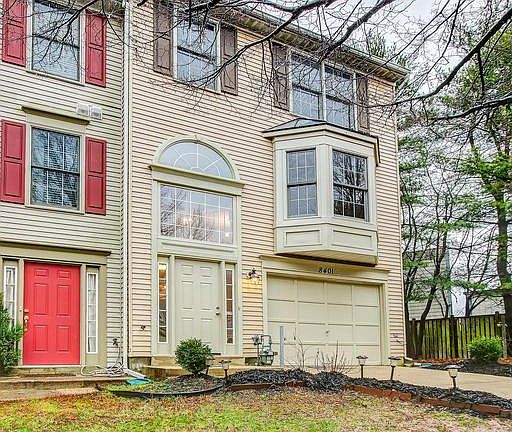 2nd image of 8401 Woodland Manor Dr