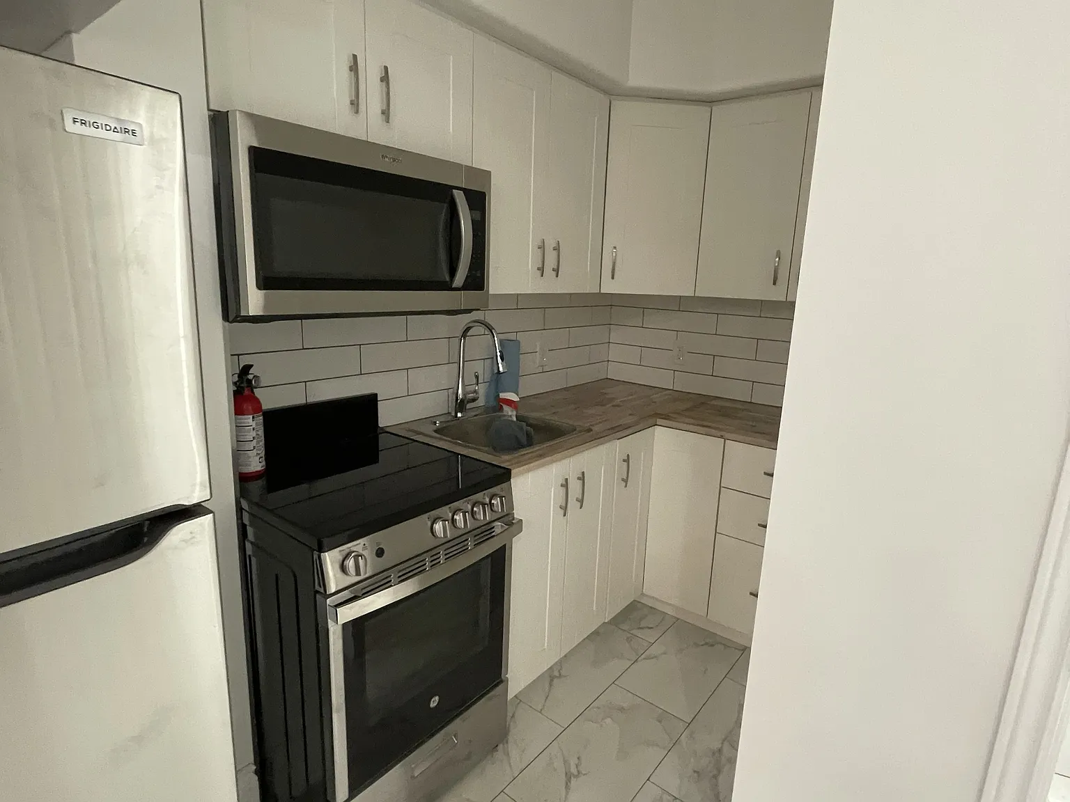 Studio, 300 sqft, $1,350 — Photo 2