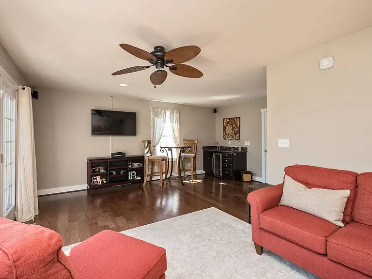 2048 Avinity Loop — Photo 24