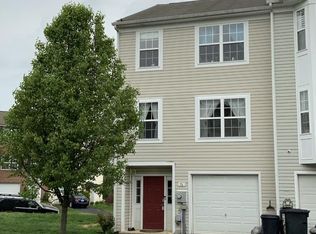 76 Foal Ln, Martinsburg, WV 25405