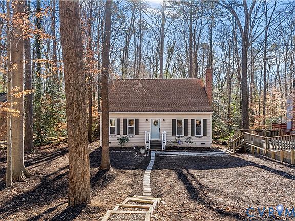 3rd image of 13207 Court Ridge Rd