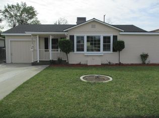 2052 Arden Dr W, Fresno, CA 93703