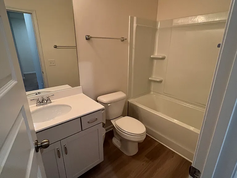 Upstairs shared bathroom