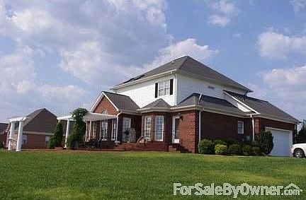 2nd image of 106 Tracey Ln