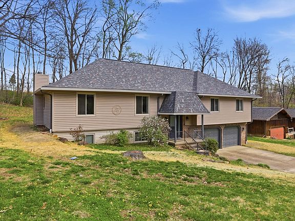 2nd image of 5122 Woodridge Dr