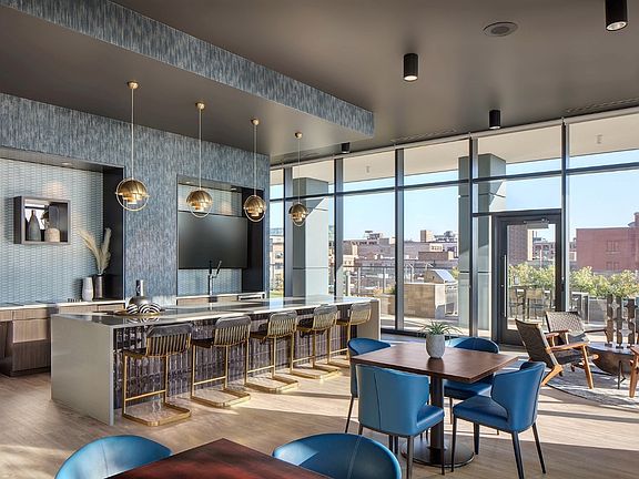 4th image of 2111 S Wabash Ave #1703