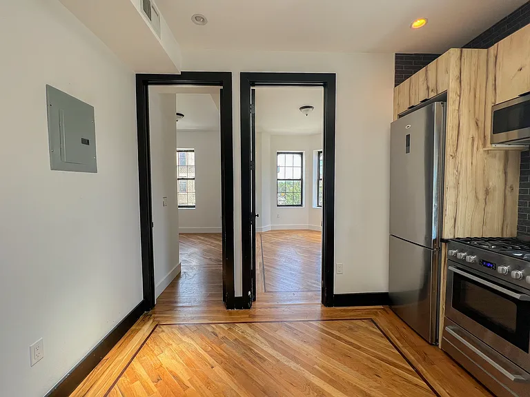 276 E 23rd St #4 — Photo 4