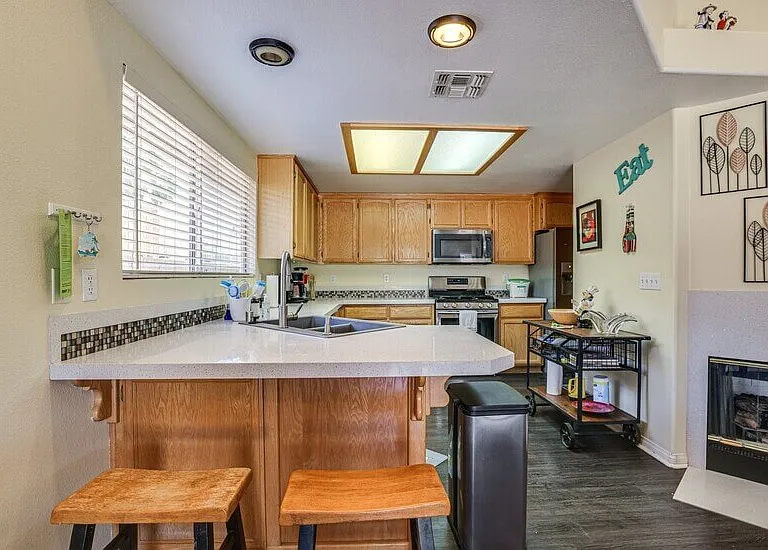 8523 Barberry Ave — Photo 10