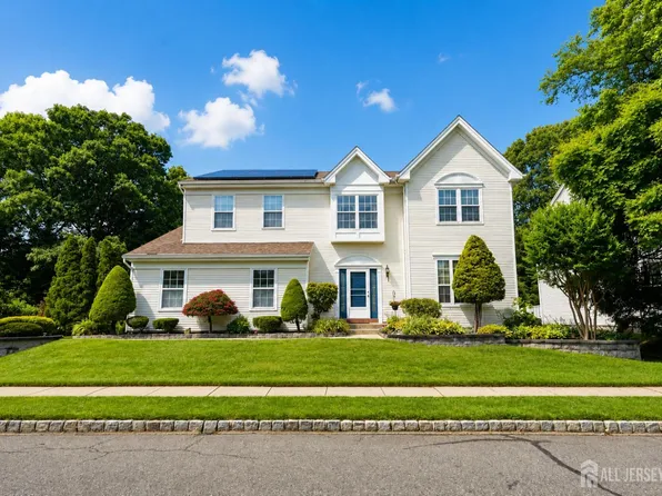 25 Edinburg Ln, East Brunswick, NJ 08816