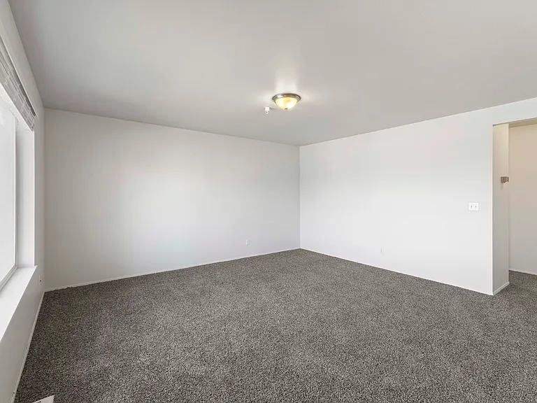 Aspen Heights Apartments — Photo 31